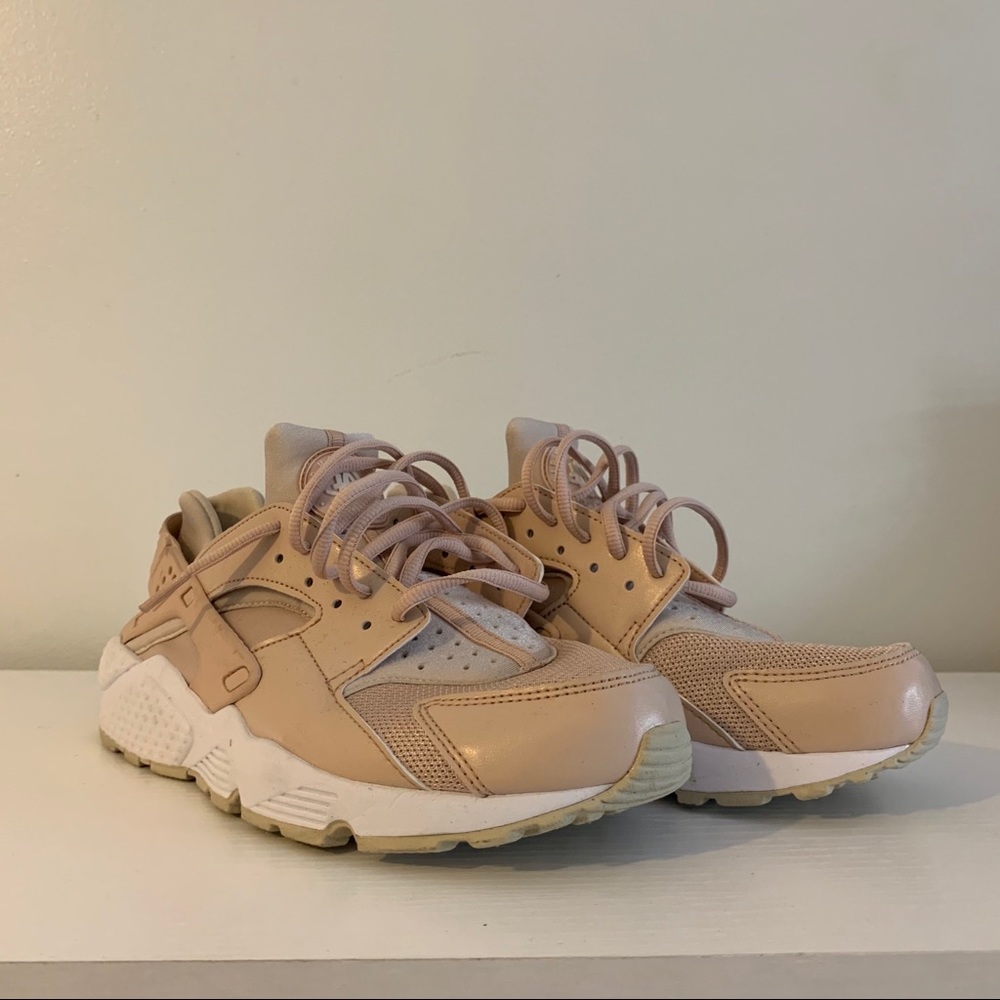 Blush pink Nike Huaraches